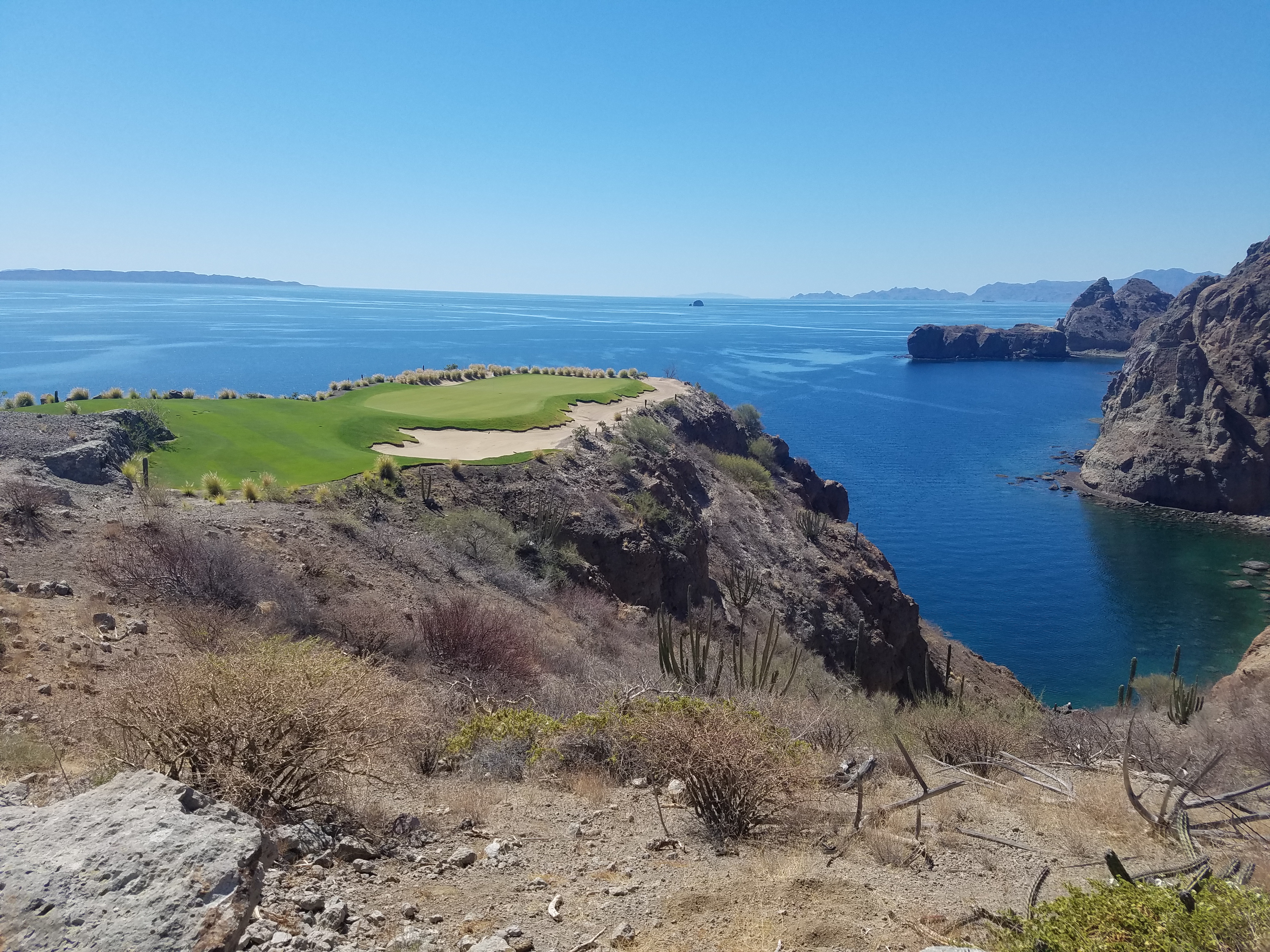 Terminus of the trail at Candeleros. This is the golf green overlooking the Sea.