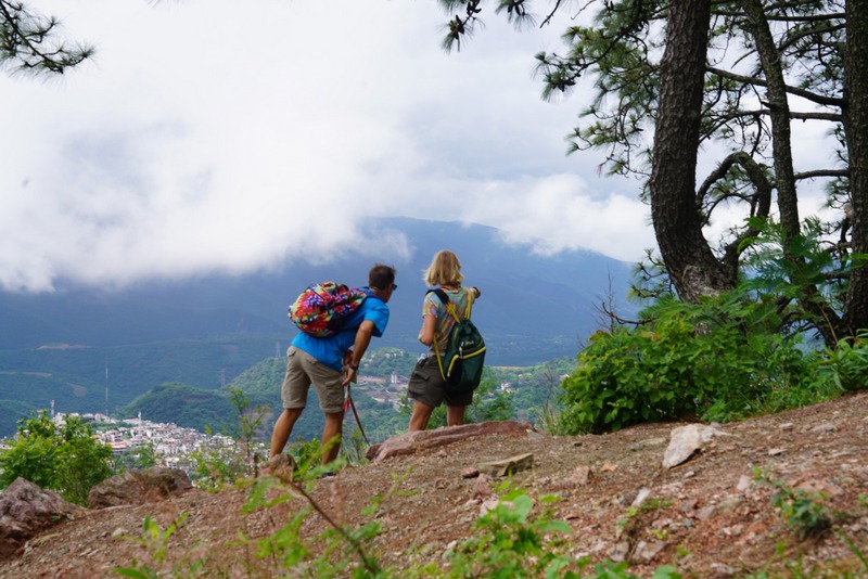 Urban Hiking above the city